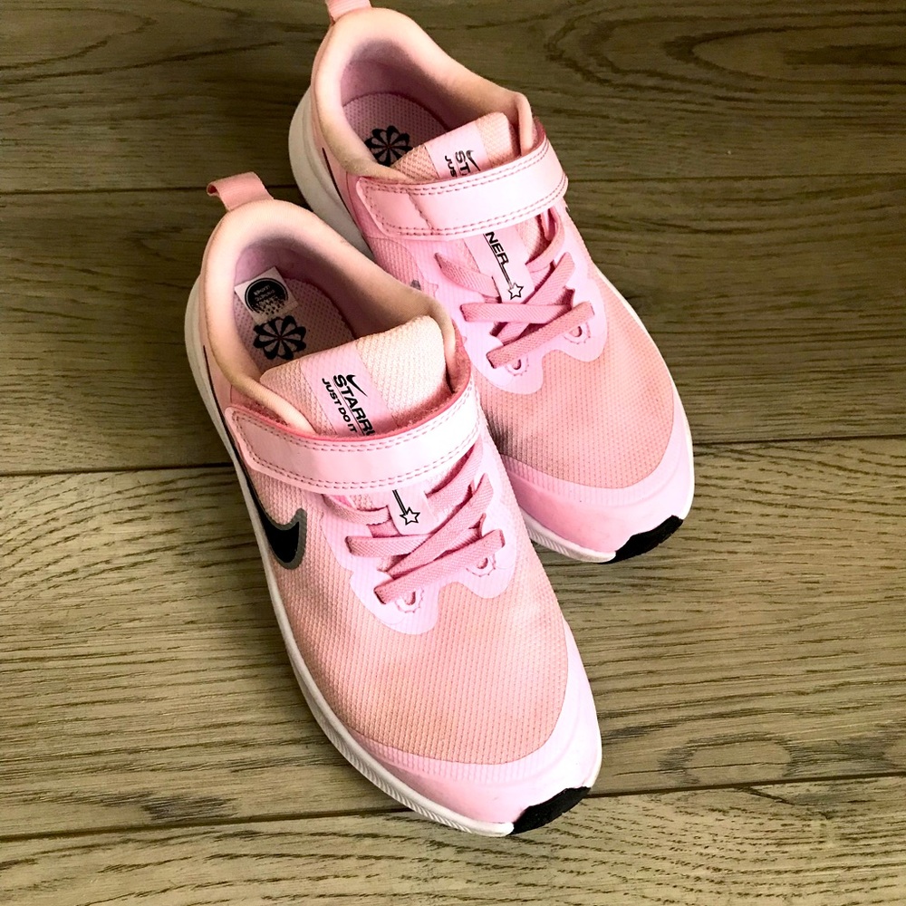 Pink white sneakers 👟